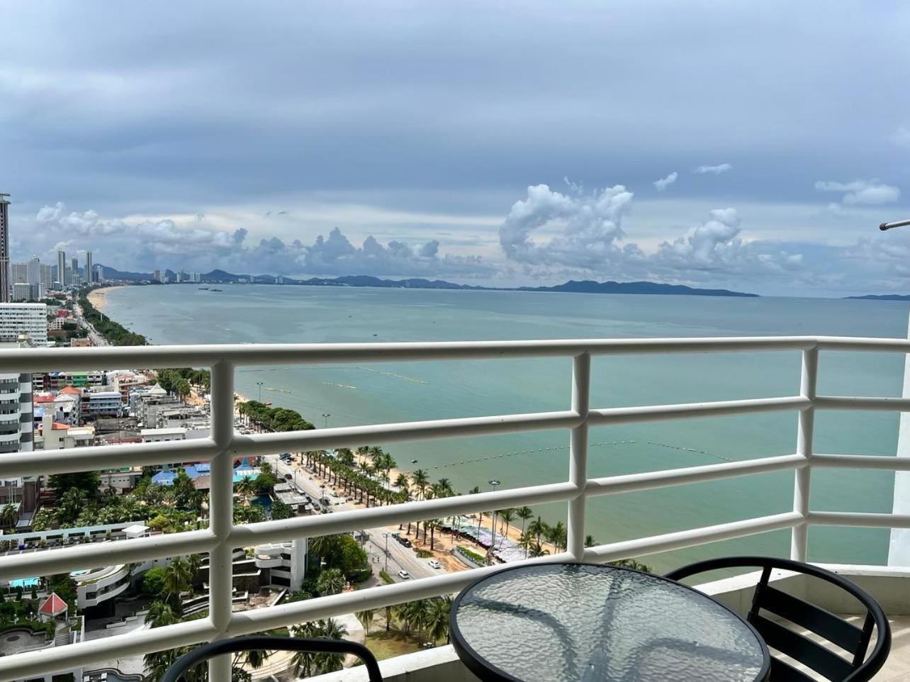 Viewtalay Beachfront By Nd Pattaya Zewnętrze zdjęcie