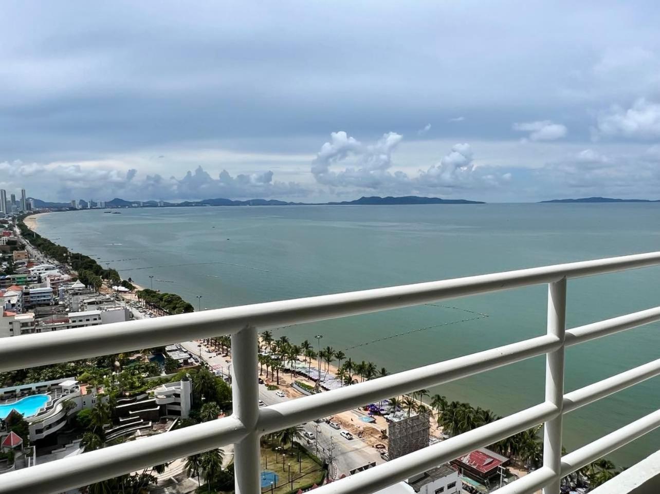 Viewtalay Beachfront By Nd Pattaya Zewnętrze zdjęcie
