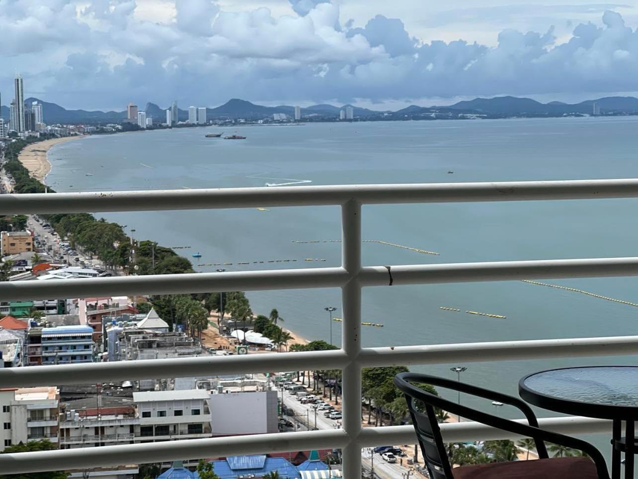 Viewtalay Beachfront By Nd Pattaya Zewnętrze zdjęcie